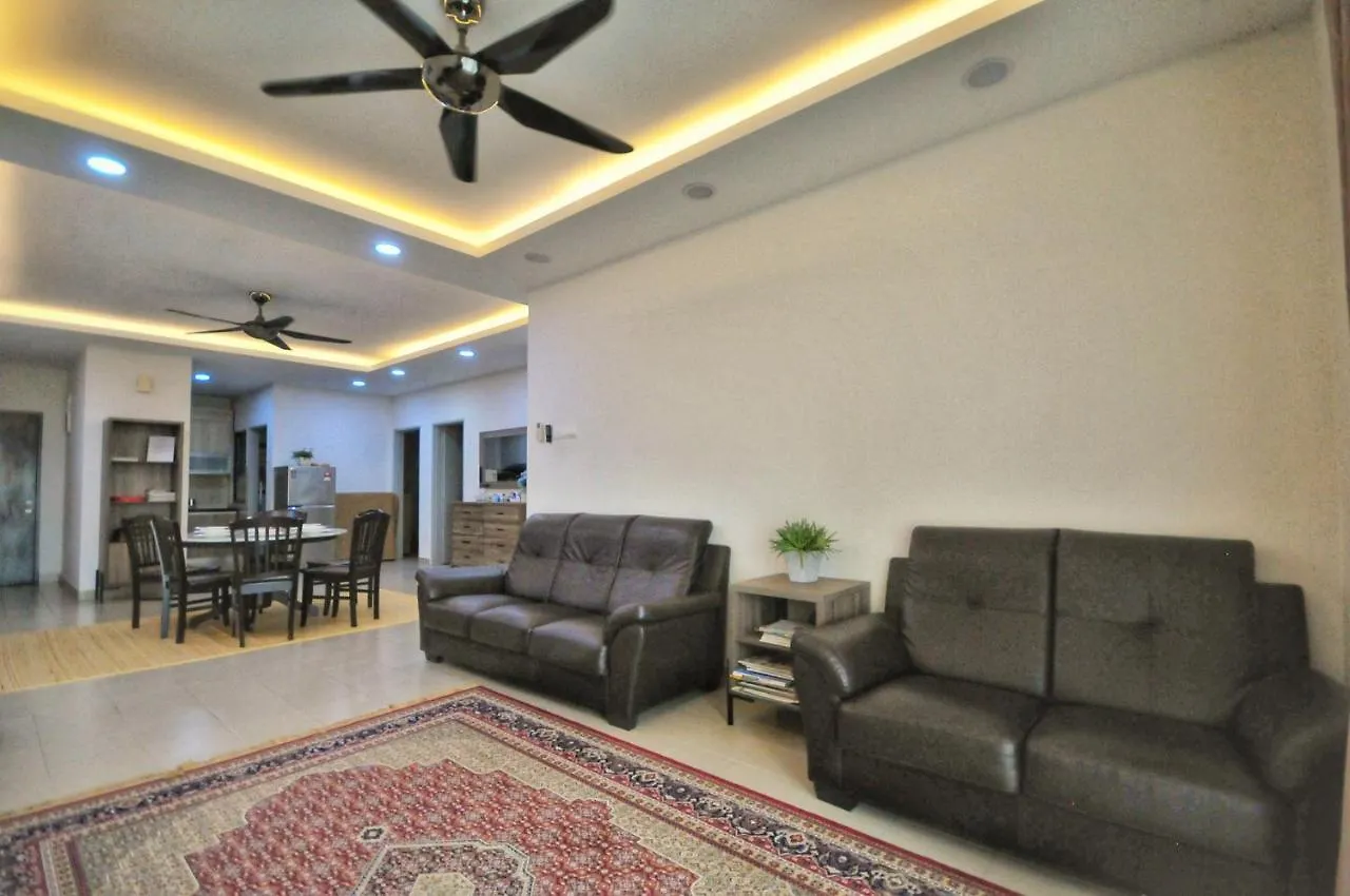 Rusnoor Homestay Alami Residensi 2-17-2 Shah Alam 0*,  Malaysia