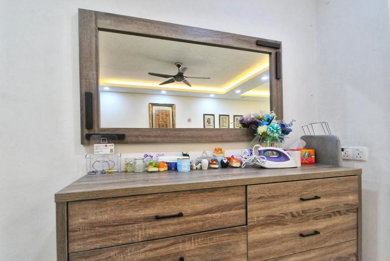 Rusnoor Homestay Alami Residensi 2-17-2 Shah Alam 0*,