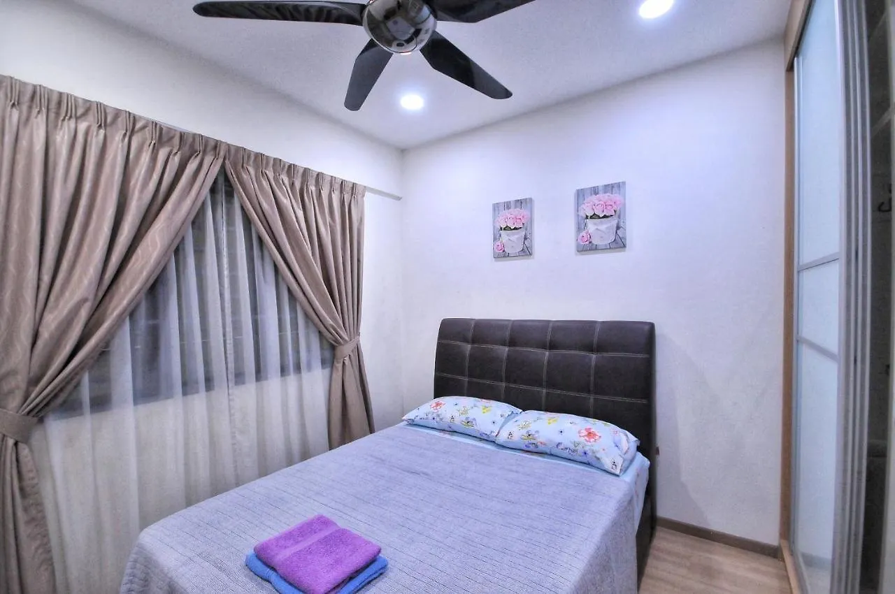 Rusnoor Homestay Alami Residensi 2-17-2 Shah Alam