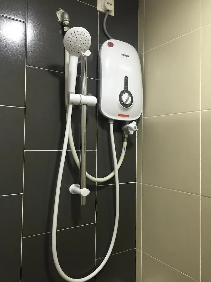 Rusnoor Homestay Alami Residensi 2-17-2 Shah Alam